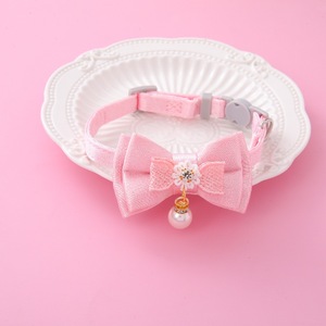 Collar de satén rosa Autonomy para gatos con lazo de encaje y campana de perlas para el Festival Qixi - Product Image 1