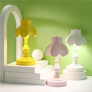 Moderne stijl AC-aangedreven LED bureaulamp dimbaar met aanraakbediening, hoge CRI 90, duurzaam kunststof behuizing, inclusief leeslamp voor de nachtkast. - Product Image 5