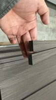 Panneaux muraux acoustiques en bois décoratifs en MDF à lattes incurvées, insonorisés pour une utilisation commerciale intérieure dans les salles de sport, les hôtels