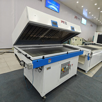 Presse à membrane sous vide entièrement automatique pour le travail du bois Portes de placage de portes en PVC