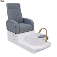 Eleganter Pediküre-Stuhl mit Goldenem Rahmen, Hoher Rückenlehne und Komfortabler Delfin-Form sowie Sprudelbad