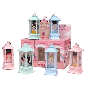 Une variété de décorations lumineuses en cristal de dessin animé, décoration de la maison, cœur de fille, lampe à vent à main, lumière chaude, neige, cadeau d'anniversaire pour étudiant - Product Image 3