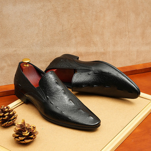 La nouvelle série de vêtements de cérémonie pour hommes, best-seller 2025, est élégante et légère - Product Image 4
