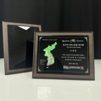 Trophées d'entreprise en bois personnalisés avec plaque en verre cristal et sublimation
