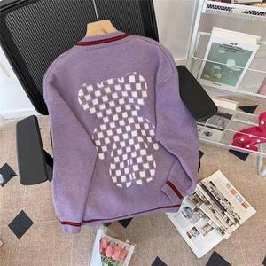 <span class=keywords><strong>Pull</strong></span> personnalisé style automne-<span class=keywords><strong>hiver</strong></span> pour <span class=keywords><strong>femme</strong></span>, col en V, motif ours de dessin animé, poche rayée, cardigan tricoté - Product Image 4