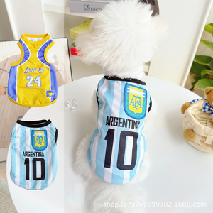 Gilet pour chien de compagnie Coupe de football Printemps-Été, motif rayé et lettres, en polyester respirant à séchage rapide, style décontracté, vêtement de football - Product Image 2