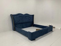 Meubles de chambre à coucher d'hôtel de luxe italien, lit king-size moderne et moelleux avec tiroir en velours, chevet en cuir design