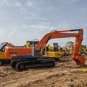 Excavatrice d'occasion Hitachi ZX240-3 pour la construction d'ingénierie Offre spéciale du Japon Prix disponible neuf et d'occasion - Product Image 2