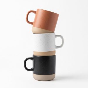 Meilleure vente : Tasse à café en céramique 11 oz avec logo personnalisé, résistante à la chaleur, compatible lave-vaisselle, livraison rapide et personnalisable pour la maison et le bureau - Product Image 1