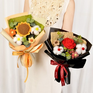 Bouquet di Fiori Artificiali Lavorati a Mano: Calla Floccate Rosa, Garofani Rossi, Fiori Eterni, Regalo per la Festa della Mamma - Product Image 4