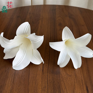 Cabezas de flor de lirio, flores artificiales de seda para decoración de techos de boda, blancas, de tamaño grande y pequeño - Product Image 2