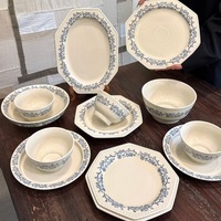 Vaisselle en Porcelaine Fine (Bone China) Série Rose Peinte à la Main Style Vintage Français, Bols et Assiettes en Céramique Sous Glaçure pour Usage Domestique