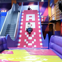 Bettaplay Aire de jeux intérieure Trampoline Park Equipment Jeux piste de ski sec Donut Slide