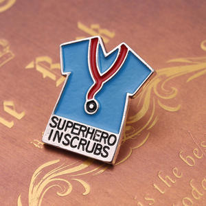 เข็มกลัดติดคอปกเสื้อเคลือบเงาลายซูเปอร์ฮีโร่ทางการแพทย์ชุดพยาบาลน่ารัก - Product Image 2