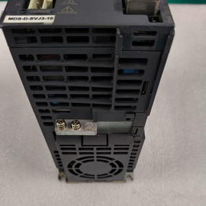 Unidad de Accionamiento DCS Axis MDS-D-SVJ3-10 - Product Image 3