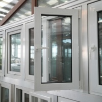 Fabricante Chino de Puertas y Ventanas de PVC UPVC Personalizadas, Eficientes Energéticamente y Resistentes a la Intemperie, Ventana Abatible de PVC con Doble Acristalamiento