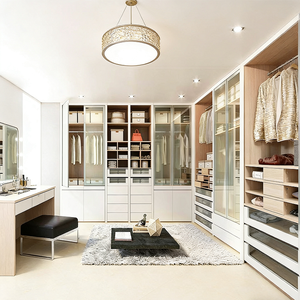 Sistema de Vestidor Moderno con <span class=keywords><strong>Módulos</strong></span> Flexibles, Isla y Estanterías <span class=keywords><strong>para</strong></span> Renovación de Casas de Lujo - Product Image 4