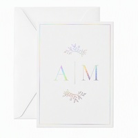 Biglietto d'invito rustico per matrimonio in carta artigianale con bordi frastagliati, stampa a caldo, logo personalizzato, design, opzioni di carta sostenibile