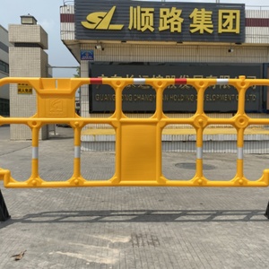 Barrières de circulation réfléchissantes prismatiques haute intensité HOPE/PVC avec protection IP65, barricades piétonnières pour aéroports et hôtels - Product Image 3