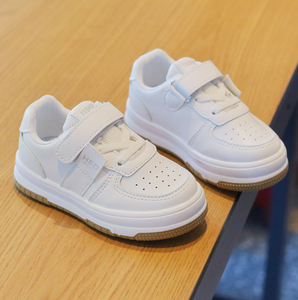 Petites chaussures blanches pour enfants, chaussures de sport pour filles, antidérapantes, légères, chaussures souples pour garçons, chaussures décontractées pour bébés - Product Image 2