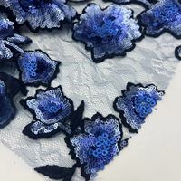 Tissu tricoté à paillettes dégradées bleues avec broderie de fleurs moyennes, maille 100% polyester unie pour mariage, textile de maison, chaussures et sacs pour filles