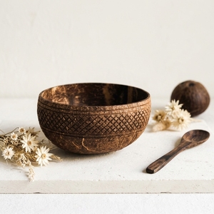 Tazón Artesanal Tallado en Cáscara de Coco, Decoración Boho para Cocina, Ecológico, Reutilizable, Contenedor para Postres, Origen Confiable - Product Image 1