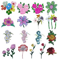 Appliques florales brodées de perles et de sequins Gillian avec support adhésif pour vêtements d'extérieur, sacs et vêtements pour femmes
