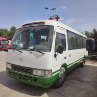 Minibús Toyota Coaster Usado de 30 Plazas, 4x4, 32 Asientos para Eventos, Tipo de Combustible Diésel