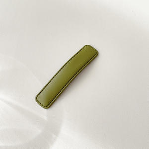 دبوس شعر شتوي كلاسيكي من الجلد الصناعي ، مشبك شعر أنيق ، غطاء رأس للفتيات ، إكسسوارات شعر من سبيكة الحلي - Product Image 5