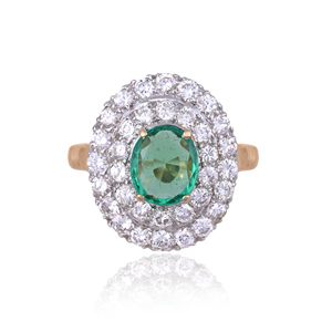 Anillo de compromiso de oro amarillo/blanco de 18 quilates con esmeralda y diamantes redondos |   Esmeralda de 1.37 Ct |   Diamantes de 1.32 Ct GH VVS-VS - Product Image 1