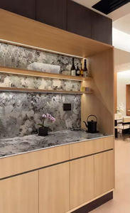 Mueble Bar de Roble y Mármol Personalizado con Luces LED, Sofisticado para el Hogar - Product Image 4