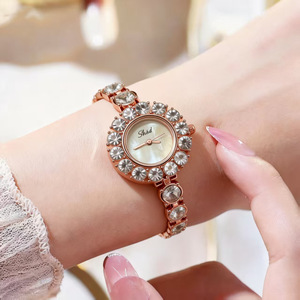 Nouveau modèle de bracelet chaîne exquis, de niche, luxueux, résistant à l'eau, serti de diamants, montre élégante pour femme - Product Image 5