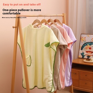 Nueva Bata de Baño de Terciopelo con Capucha y Cordón para Mujer, Transpirable, Absorbente, Estilo Capa para Verano, con Logotipo Frontal, Diseño Liso, Largo Completo y Corto - Product Image 2
