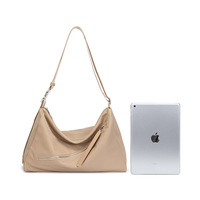 Sac hobo en nylon imperméable avec logo personnalisé, sac à bandoulière souple pour femme avec fermeture éclair, grande capacité, sac bandoulière avec large sangle en toile