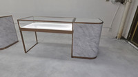 Vitrine de présentation de bijoux moderne de luxe, écologique, étanche, avec éclairage LED, en verre trempé, personnalisable pour expositions muséales