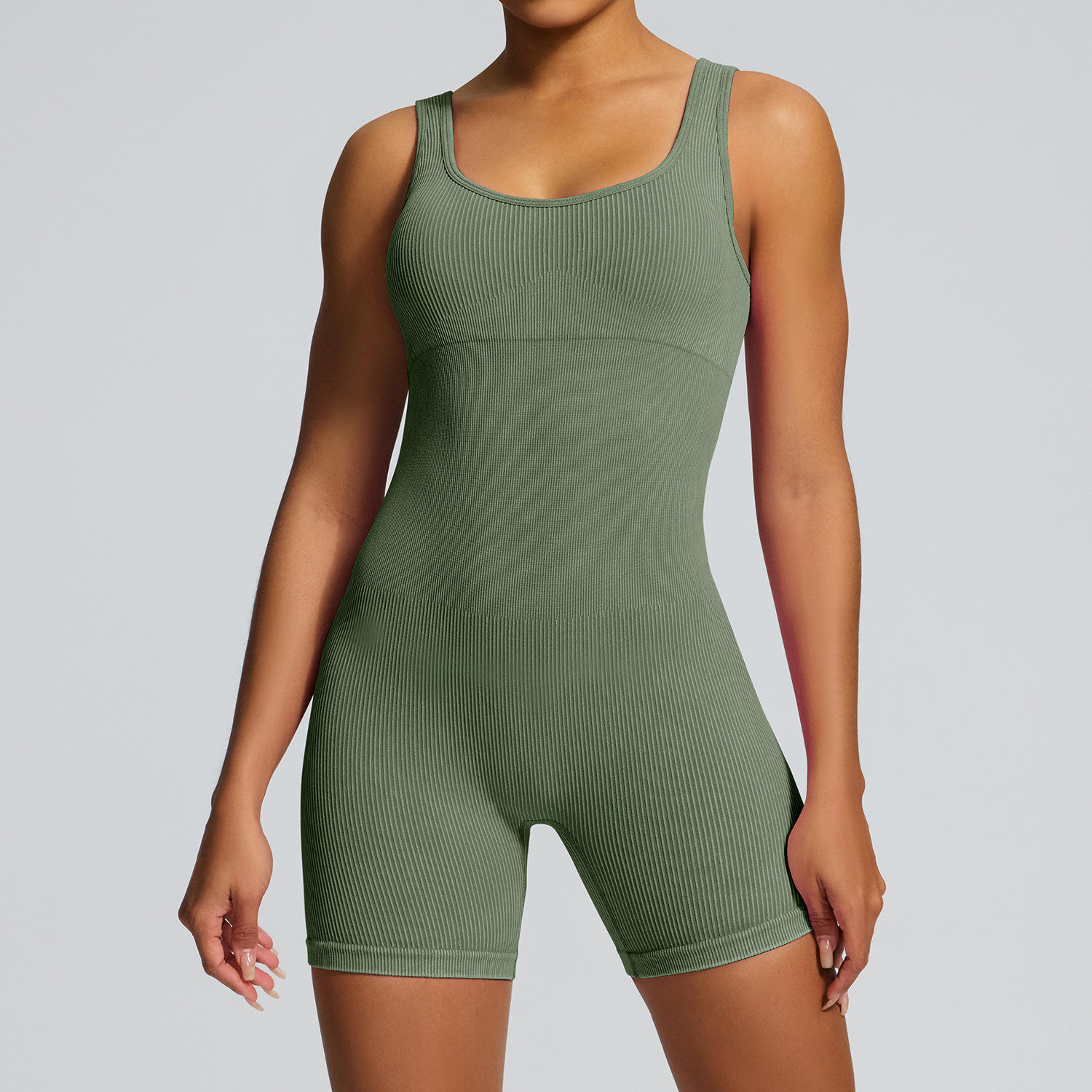 กางเกงขาสั้นจั๊มสูทสีเขียวทหาร - ผ้าทราย