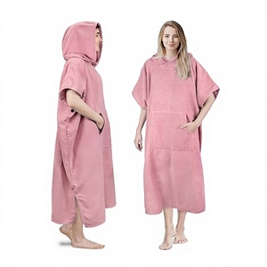 Robe de bain à capuche en coton rose uni, lavable en machine, avec poche, pour adulte, idéale pour la plage ou le spa. - Product Image 1