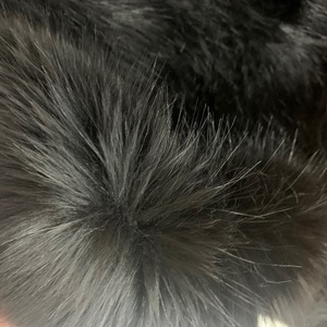 Haute qualité 1500g blanc teint noir fausse fourrure de renard longue peluche tissu pour vêtements pour jouets - Product Image 4