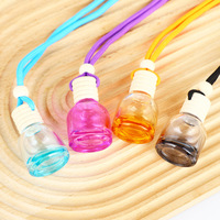 Moins cher prix 10ml suspendu verre voiture diffuseur de parfum bouteille pendentif rond voiture diffuseur bouteille parfum avec fils et bouchons