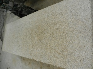 กระเบื้องหินแกรนิตสีเหลืองทองราคาถูกของจีนสำหรับตกแต่งในร่มกลางแจ้ง - Product Image 6