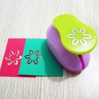 Perforatrice circulaire YUNMEI Flocons de neige 38 mm, petites perforations, en ABS et alliage de zinc, plastique et métal, facile à utiliser pour l'artisanat et le bricolage