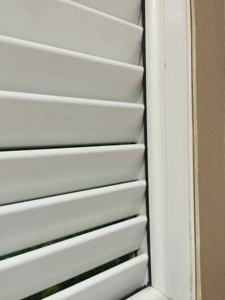 <span class=keywords><strong>Persiane</strong></span> <span class=keywords><strong>a</strong></span> lamella francese con Design perfetto per finestra in PVC cornice in plastica con apertura orizzontale in stile aperto - Product Image 5