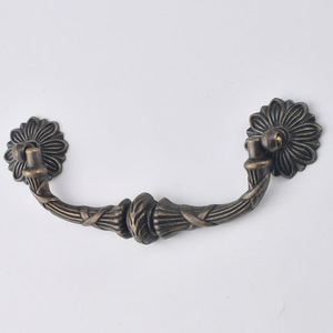 Poignée de meuble en bronze style chinois, tirette de tiroir 124 mm, quincaillerie décorative durable en alliage de zinc pour armoire - Product Image 1
