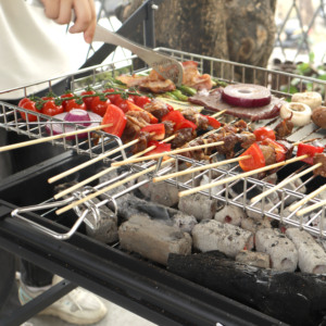 Grill à charbon de bois rotatif manuel de grande taille pour cuisine extérieure, restaurant commercial, grill à charbon de bois à retournement manuel pour extérieur - Product Image 3