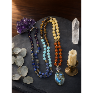 Collier unique 7 chakras avec 109 perles et pendentif Om en labradorite, bijoux en pierres précieuses/cristaux, cadeau pour la fête des mères - Product Image 3