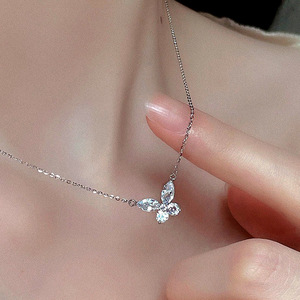 Collar geométrico de mariposa para mujer, joyería sencilla de moda, regalo para uso diario - Product Image 3