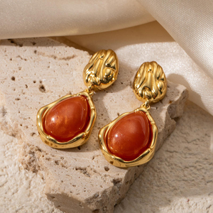 Boucles d'oreilles pendantes rétro européennes et américaines pour femmes, style luxueux et haut de gamme - Product Image 5