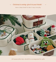 Handgemachtes Weihnachts-Aromatherapie-Duftkerzen-Set in Alien-Form aus Sojawachs-Mischung mit Waldmoos- und Salbei-Düften - Praktisch