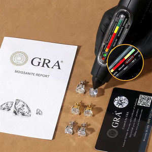MOE Vente en gros Boucles <span class=keywords><strong>d</strong></span>'oreilles clous en moissanite taille ronde VVS 0,5-4 carats en argent sterling 925 hypoallergénique pour hommes et femmes - Product Image 3