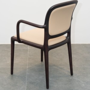 Chaise de salle à manger nordique contemporaine en bois massif avec siège en cuir de qualité supérieure, dossier ergonomique pour la maison, l'hôtel, le restaurant PISANO - Product Image 2